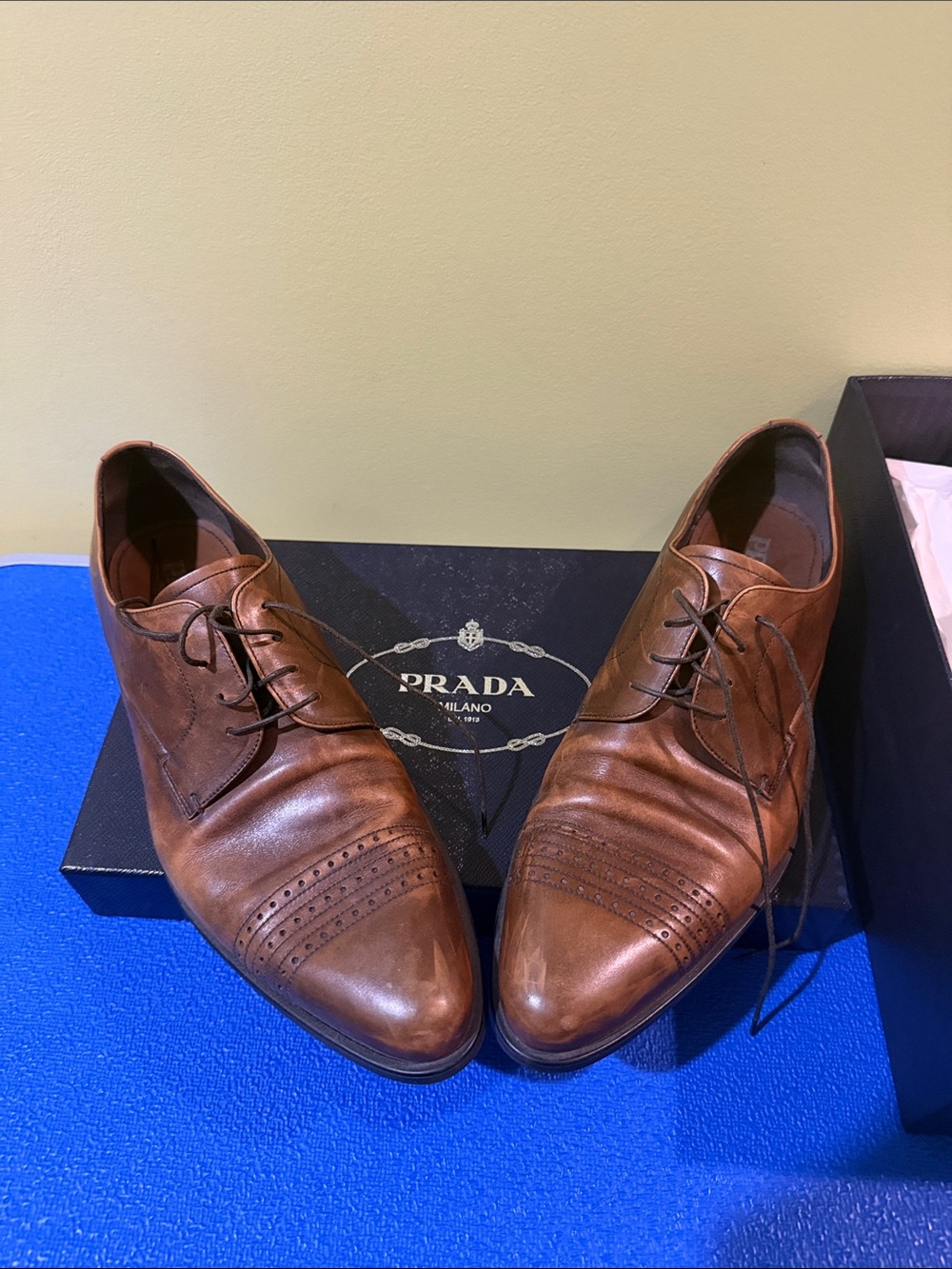 Prada Shoes size 10.5